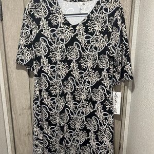 NWT LULU-B V- Neck Travel Dress Size M